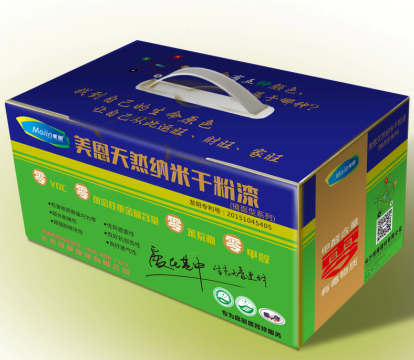 耐水膩?zhàn)臃?/></p><p>　　耐水膩?zhàn)臃郏退畨σr）是膩?zhàn)拥囊环N，是漆類施工前，對(duì)施工面進(jìn)行預(yù)處理的一種表面填充材料耐水膩?zhàn)拥膬?yōu)點(diǎn)有很多，但就其標(biāo)準(zhǔn)來講，單單滿足耐水型標(biāo)準(zhǔn)的膩?zhàn)赢a(chǎn)品也是有一些缺點(diǎn)和不足的。施工和打磨較費(fèi)力。因?yàn)槟退佔(zhàn)虞^結(jié)實(shí)，產(chǎn)品膠性大，攪拌和批刮時(shí)要比非耐水膩?zhàn)永щy。耐水膩?zhàn)拥膹?qiáng)度也要比非耐水膩?zhàn)痈?，打磨時(shí)也會(huì)比較費(fèi)力。</p><p>　　產(chǎn)品上墻未干透前有堿性。耐水膩?zhàn)訒?huì)利用灰鈣（主要成分有CaO，生石灰）遇水及二氧化碳的一系列復(fù)雜反應(yīng)使自身的強(qiáng)度提高，這其中會(huì)產(chǎn)生有一定堿性的氫氧化鈣，而且這種堿性一般要持續(xù)5-7天才會(huì)消失。這種堿性如果控制不好，會(huì)令施工者有灼燒得感覺，同時(shí)還可能使面層乳膠漆的色漿分解，導(dǎo)致顏色不均。耐水膩?zhàn)邮┕ず蟊砻婀饣?xì)膩，收光處理后的膩?zhàn)訒?huì)給人滑膩的手感，具備裝飾效果可作為裝飾層。普通膩?zhàn)右蚰退阅懿睿院笤傺b修時(shí)必須連同原來的涂料一并鏟除清理干凈，再重新刮膩?zhàn)?。不僅增加成本造成資源的浪費(fèi)、裝修成本（材料費(fèi)、人工費(fèi)）的提高，鏟除下來的廢棄物，難以再生利用，會(huì)對(duì)環(huán)境造成污染。</p><p>　　耐水膩?zhàn)觿t一勞永逸，經(jīng)過若干年后進(jìn)行二次、三次或更多次裝修時(shí)，不用再鏟下膩?zhàn)訉樱蚰ケ韺?、局部修補(bǔ)后即可進(jìn)行下一到工序等，省時(shí)省力且又保護(hù)墻體。</p><p>　　普通膩?zhàn)庸瓮瓴荒軌蚴艹保绻坏┦艹?，就出現(xiàn)強(qiáng)度的下降，導(dǎo)致以后的墻面脫落的現(xiàn)象。所以在潮濕的環(huán)境是禁止使用普通膩?zhàn)拥摹Ａ硗馕覀儑?guó)家很多的地區(qū)，現(xiàn)在也有明確的規(guī)定禁止使用普通膩?zhàn)觼磉M(jìn)行批刮。</p><p>　　這是由于：一是普通膩?zhàn)訌?qiáng)度低，容易受潮。另外一個(gè)就是普通膩?zhàn)拥沫h(huán)保性很差，不符合國(guó)家環(huán)保的標(biāo)準(zhǔn)。耐水膩?zhàn)幽退佔(zhàn)?，其?shí)是在普通膩?zhàn)拥幕A(chǔ)上，通過摻加一些填料，輔助劑，添加劑等等來提高膩?zhàn)拥囊恍┬阅?。其中最主要的一個(gè)性能就是耐水性。</p><p>　　因?yàn)槠胀佔(zhàn)釉谟鏊院蟮膹?qiáng)度有可能就變?yōu)榱恪?/p><p>　　而耐水膩?zhàn)佑鏊院蟮膹?qiáng)度，還是可以保持在0.25 M帕以上的，所以它的耐水強(qiáng)度上是很高的。</p><p>　　此外就是耐水膩?zhàn)?，從環(huán)保性的角度上來說。耐水膩?zhàn)拥暮芏嘀笜?biāo)都是符合我們國(guó)家環(huán)境保護(hù)標(biāo)準(zhǔn)要求的。所以它也是目前被廣泛使用的一種室內(nèi)裝飾面層材料。</p><p>　　如何區(qū)分普通膩?zhàn)雍湍退佔(zhàn)游覀兪紫瓤梢钥催@個(gè)膩?zhàn)拥陌b。如果膩?zhàn)拥陌b上面寫著一個(gè)字母Y，這就代表的就是一般型膩?zhàn)?，也就是普通膩?zhàn)?。如果膩?zhàn)拥陌b上寫了字母N，這就代表了是耐水膩?zhàn)印５诙c(diǎn)我可我們可以看膩?zhàn)庸瓮旰蟮膲γ娴囊恍┍憩F(xiàn)。</p><p>　　普通的膩?zhàn)庸瓮暌院?，我們用手去摸，就?huì)出現(xiàn)掉粉，手上都是白色的膩?zhàn)臃邸?/p><p>　　而耐水膩?zhàn)庸瓮暌院笪覀冇檬秩ッ?，不?huì)出現(xiàn)掉粉，跟乳膠漆的墻面感覺是差不多的。室內(nèi)是不是必須使用耐水膩?zhàn)右驗(yàn)槭覂?nèi)使用的膩?zhàn)?，?guó)家沒有明確的規(guī)定必須使用耐水膩?zhàn)印?/p><p>　　此外還有重要的一點(diǎn)就是防潮性能。我們家里一旦受潮，如果是使用的普通膩?zhàn)?，就有可能出現(xiàn)問題。另外一點(diǎn)就是，普通膩?zhàn)雍湍退佔(zhàn)拥膬r(jià)錢相差不是很多。</p><p style=
